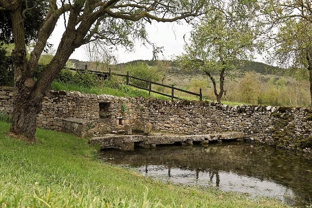 Lapanouse, la fontaine à bulles de Tantayrou