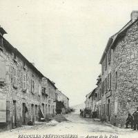 Recoules-Prévinquières, la rue de la Poste (cpa)