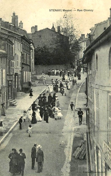 Stenay (Meuse) La rue de Chanzy CPA