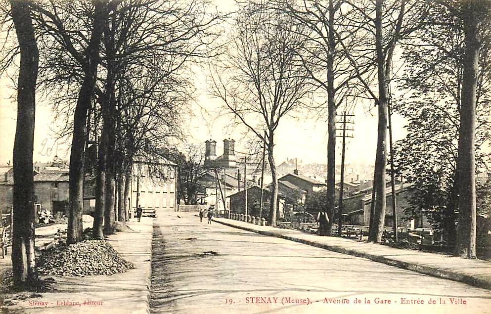 Stenay (Meuse) L'avenue de la Gare CPA