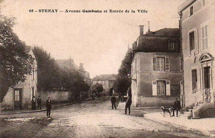 Stenay (Meuse) L'avenue Gambetta CPA