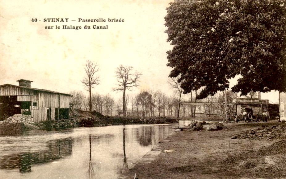 Stenay (Meuse) La passerelle brisée CPA