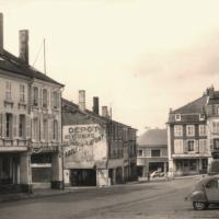 Stenay (Meuse) La place de la République CPA