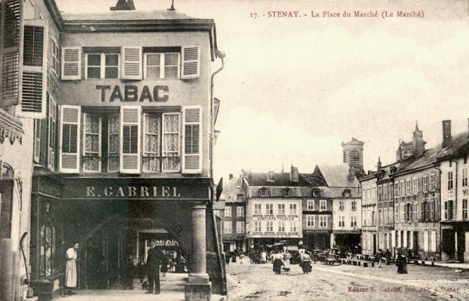 Stenay (Meuse) La place du marché CPA
