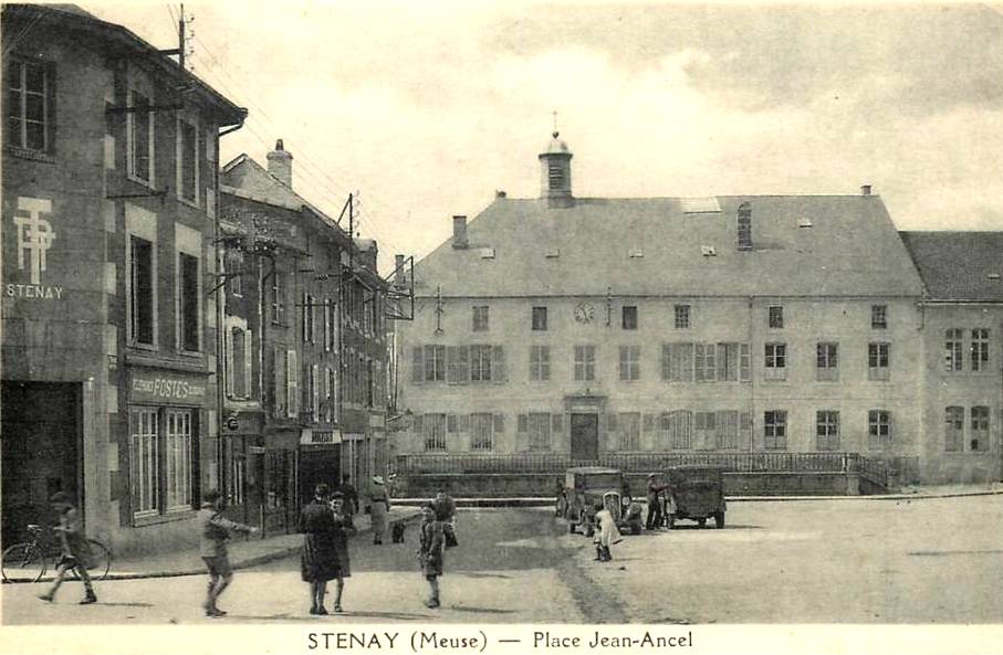 Stenay (Meuse) La place Jean Ancel CPA