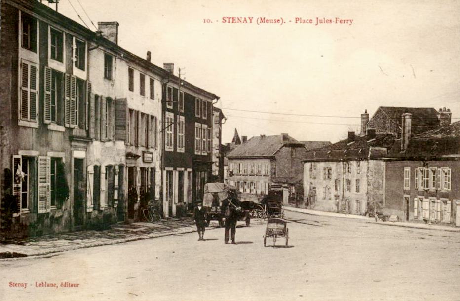 Stenay (Meuse) La place Jules Ferry CPA
