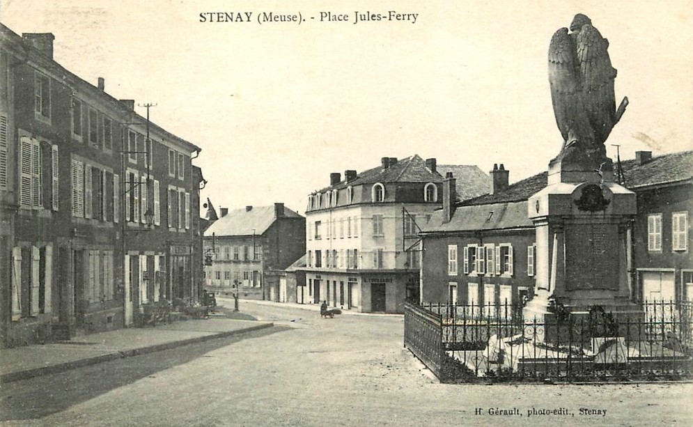 Stenay (Meuse) La place Jules Ferry CPA