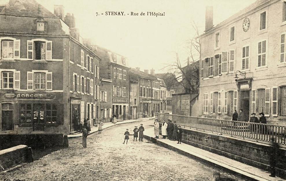 Stenay (Meuse) La rue de l'hôpital CPA