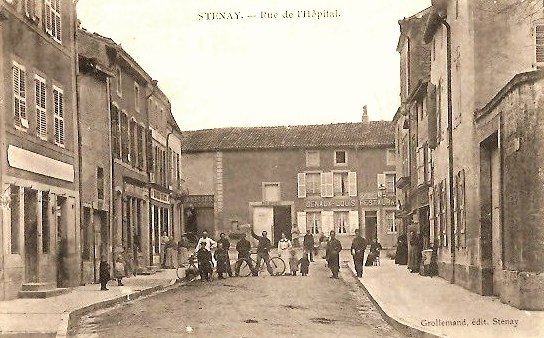 Stenay (Meuse) La rue de l'hôpital CPA