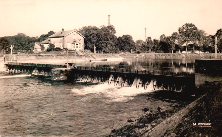 Stenay (Meuse) Le barrage CPA