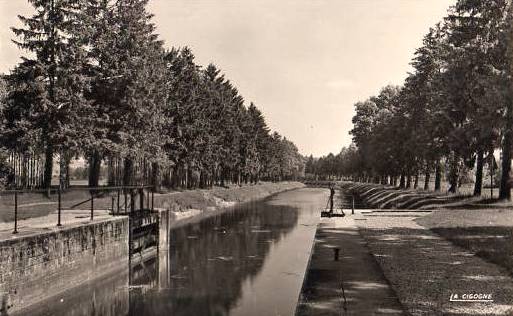 Stenay (Meuse) Le canal vers Cervisy CPA