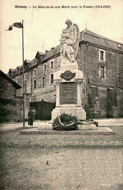 Stenay (Meuse) Le monument aux morts CPA