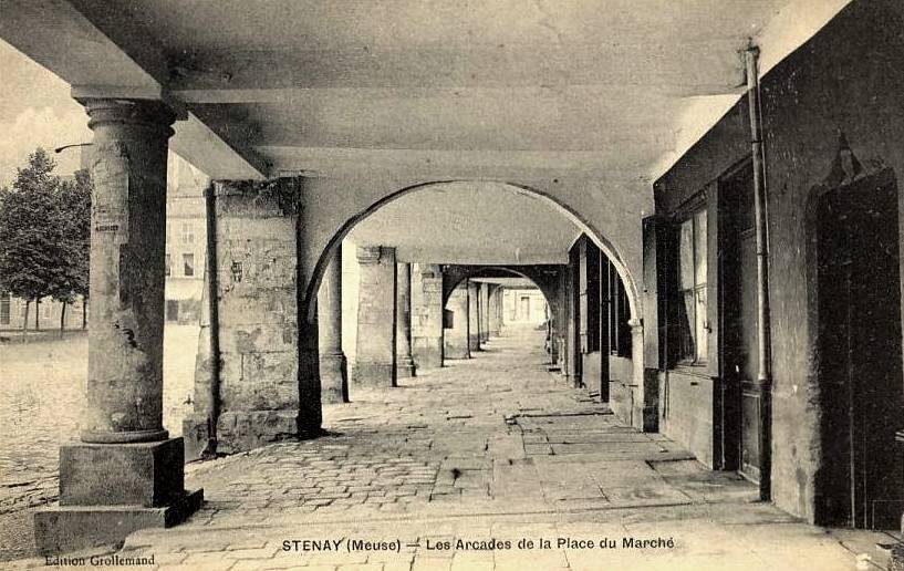 Stenay (Meuse) Les arcades CPA