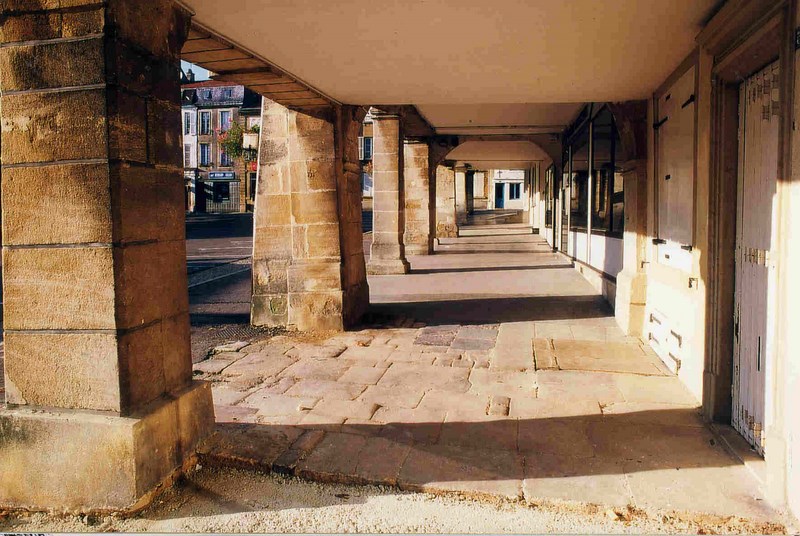 Stenay (Meuse) Les arcades