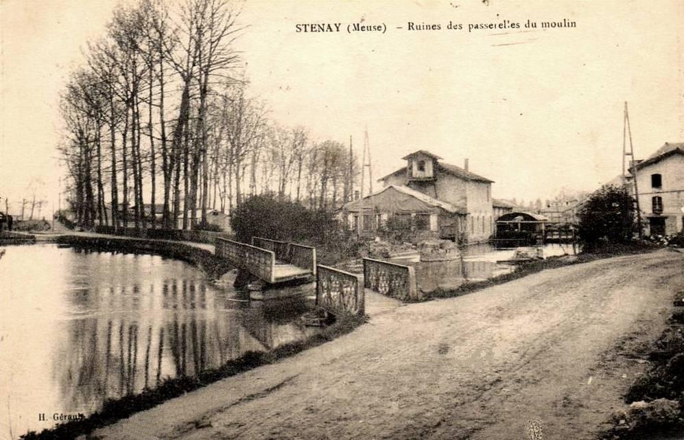Stenay (Meuse) Les passerelles du moulin ruinées CPA