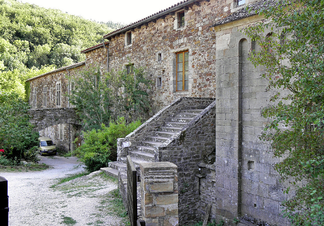Dans le village