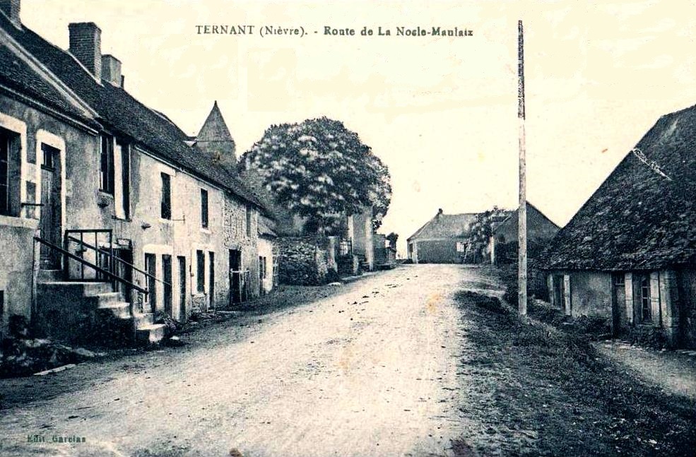 Ternant (Nièvre) La route de Nocle-Maulaix CPA