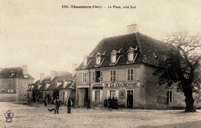 Thaumiers (18) L'Hôtel de la Couronne CPA