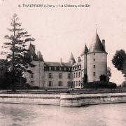 Thaumiers (18) Le château CPA