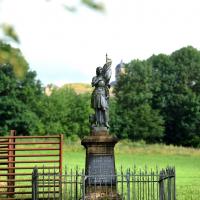 Thonne-les-Prés (Meuse) La statue de Jeanne d'Arc