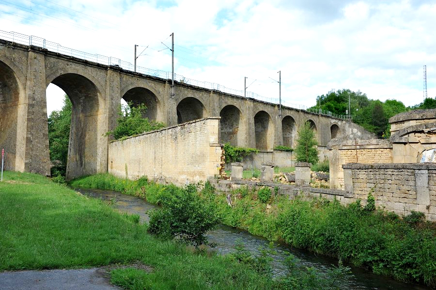Thonne-les-Prés (Meuse) Le viaduc