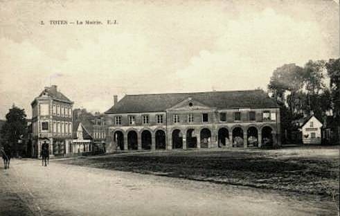 Totes seine maritime mairie et place du marche cpa