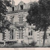 Toucy (89) L'école Pierre Larousse CPA