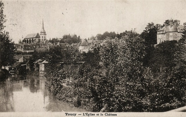 Toucy (89) L'église Saint-Pierre et le château CPA