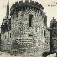 Toucy (89) L'église Saint-Pierre, la tour CPA