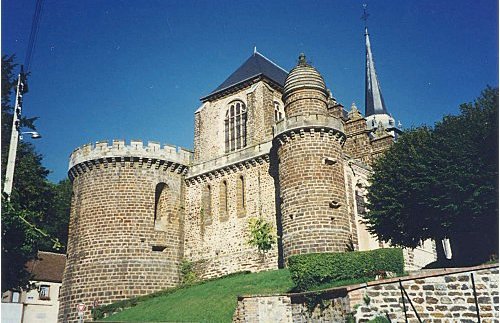 Toucy (89) L'église Saint-Pierre