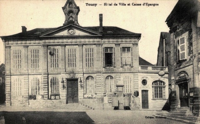 Toucy (89) La Caisse d'Epargne CPA