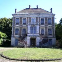 Toucy (89) La villa des Pins