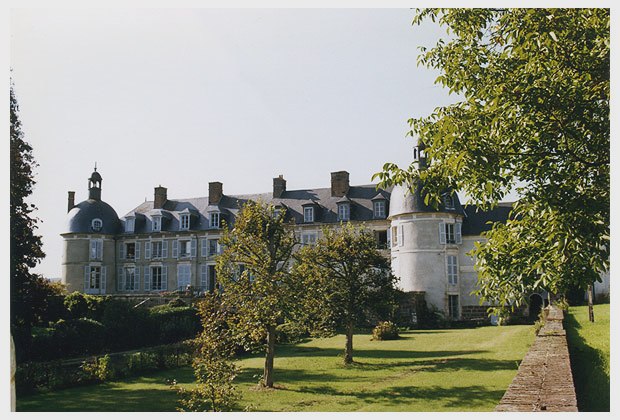 Toucy (89) Le château de la Motte-Miton