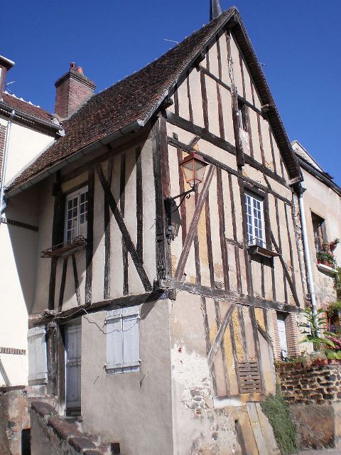 Toucy (89) Une maison à colombages