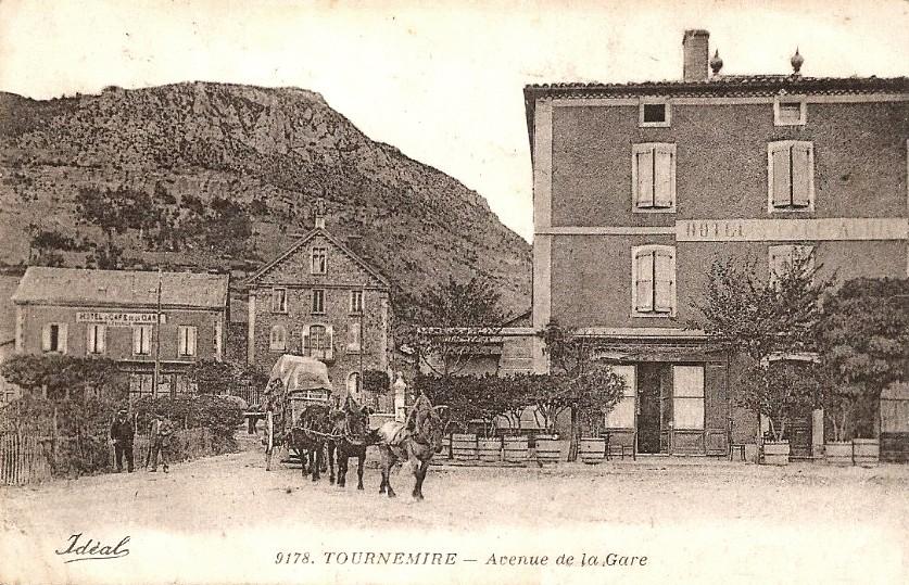 Tournemire (Aveyron) CPA L'avenue de la gare