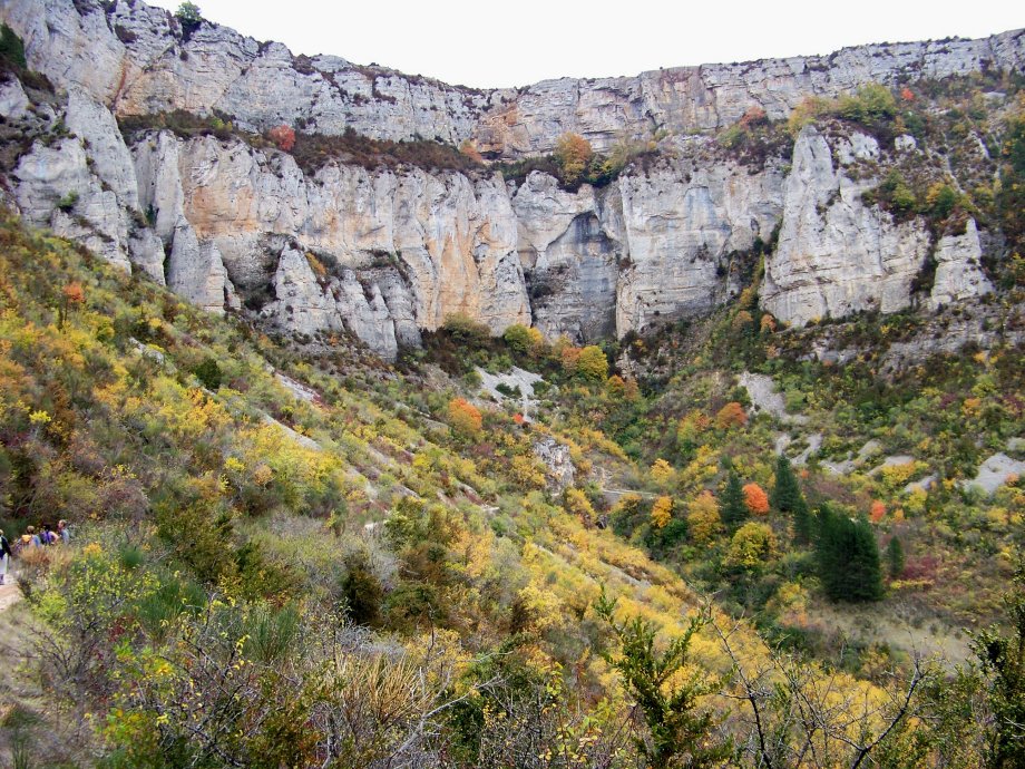 Tournemire (Aveyron) La falaise Sud du cirque