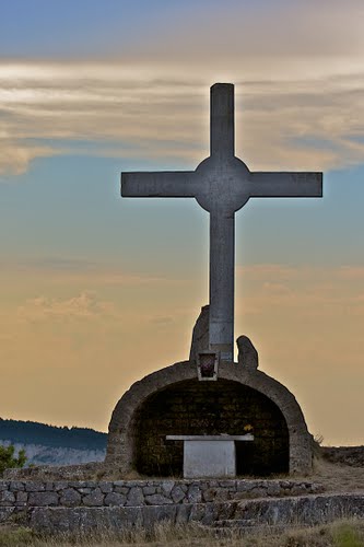 Tournemire (Aveyron) Le calvaire du cirque