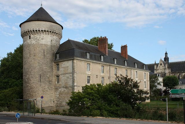 Tours (37) Château