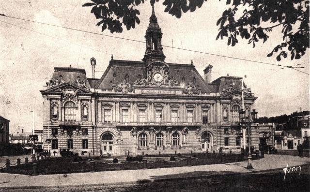 Tours (37) l'Hôtel-de-ville CPA