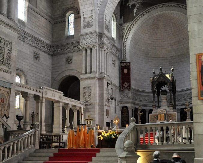 Tours, la basilique Saint-Martin où est inhumé Thibaut