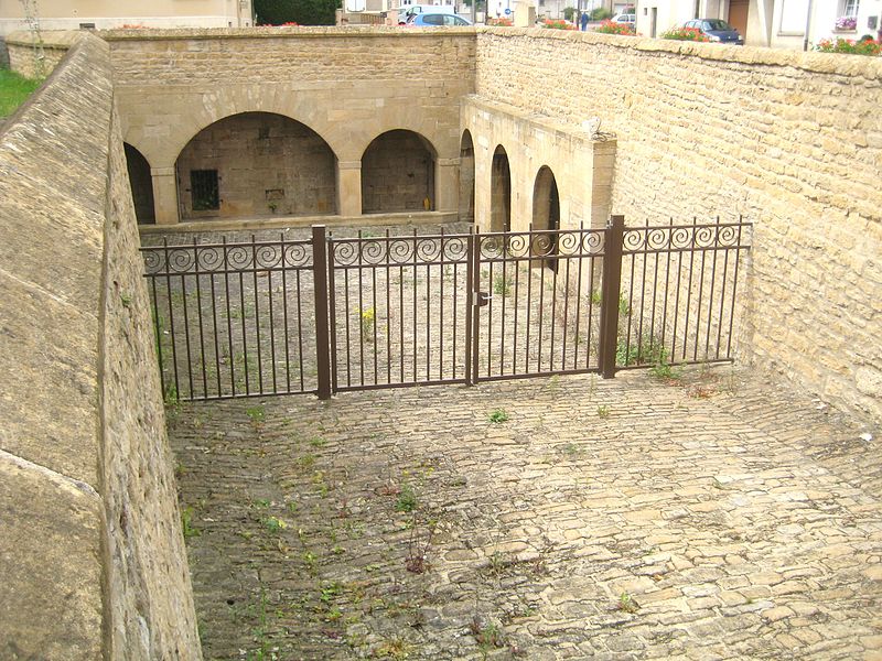 Tressange (Moselle) Bure, la fontaine souterraine