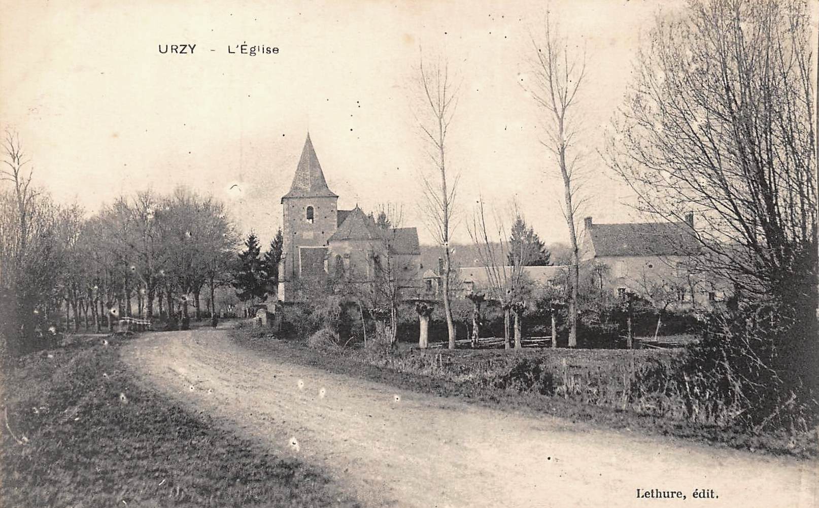 Urzy (Nièvre) L'église Saint Denis CPA