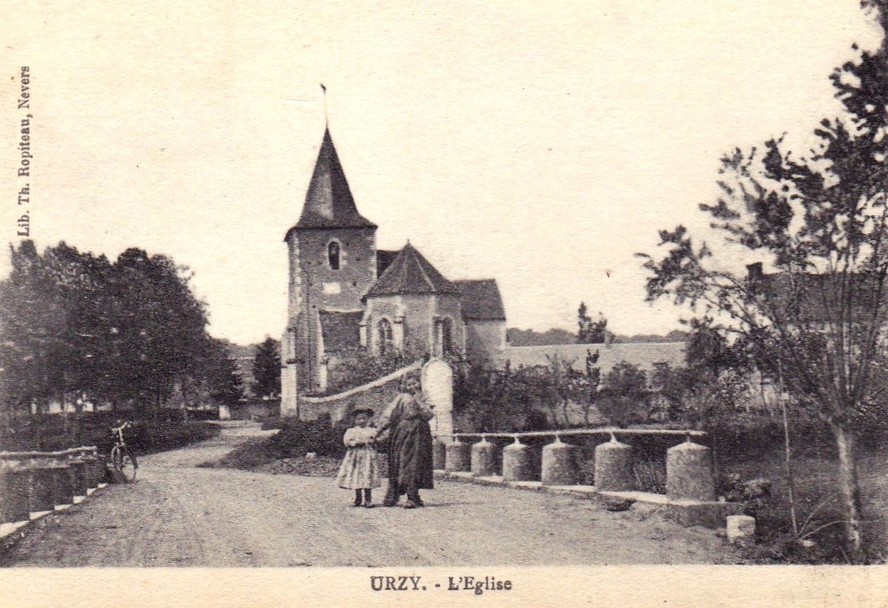 Urzy (Nièvre) L'église Saint Denis CPA