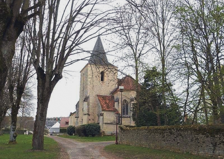 Urzy (Nièvre) L'église Saint Denis