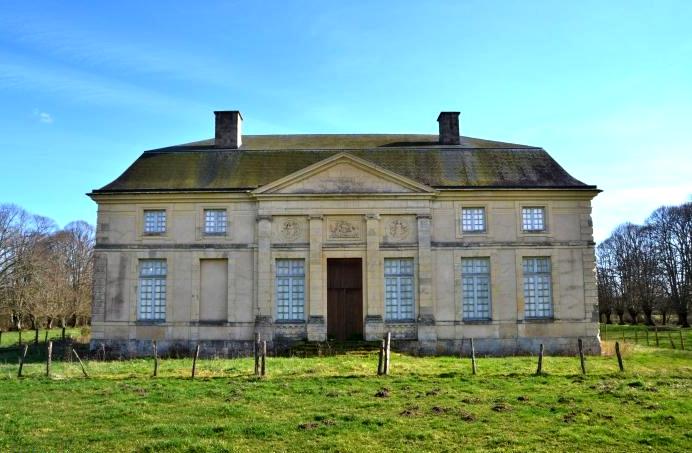 Urzy (Nièvre) Le château des Eveques