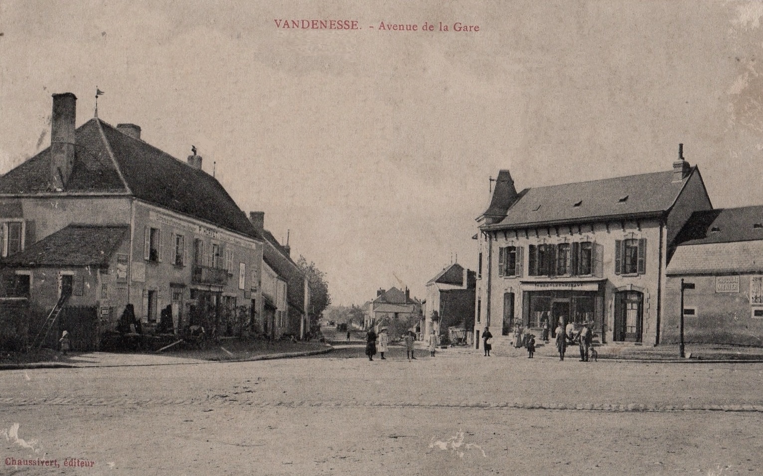 Vandenesse (Nièvre) L'avenue de la Gare CPA