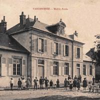 La Mairie et l'école CPA