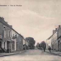La rue des Moulins CPA