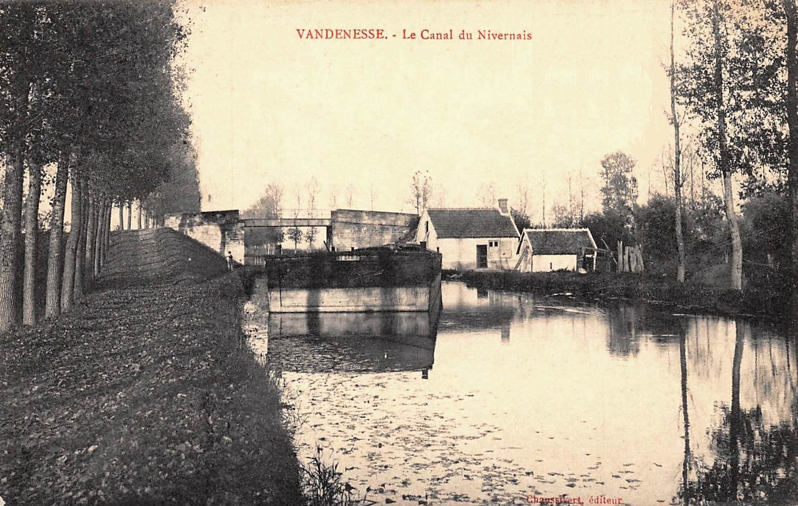 Vandenesse (Nièvre) Le canal du Nivernais CPA