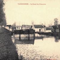Le canal du Nivernais CPA